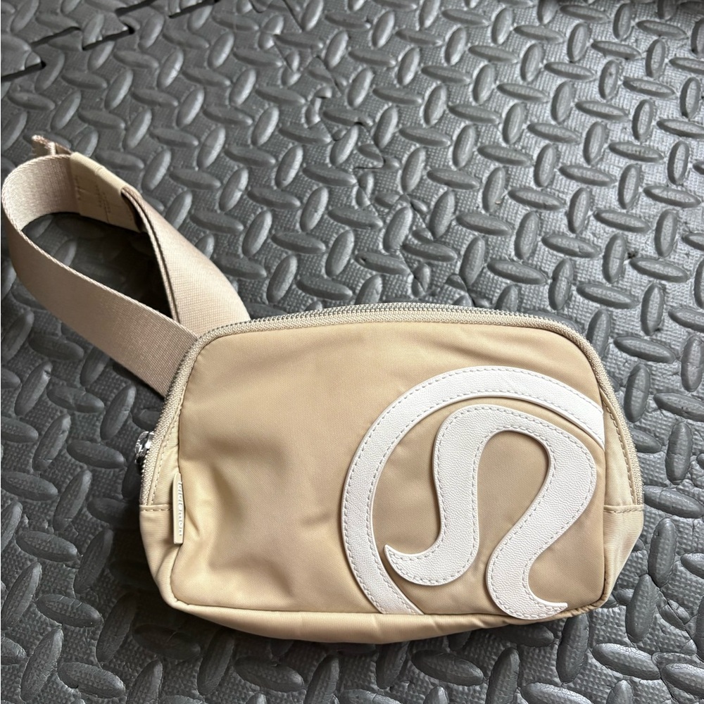 Lululemon Logo Belt Bag *Like New